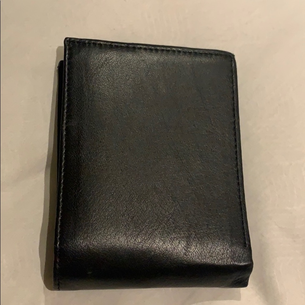 Tracker wallet